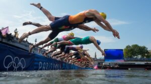 paris triathlon seine AP