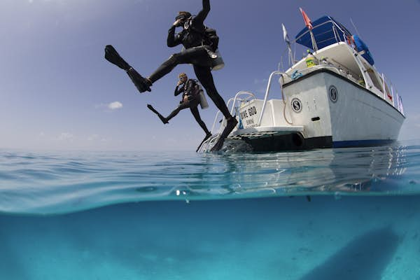 Bahamas20Diving20into20the20Ocean20GettyImages 52312636420RFC